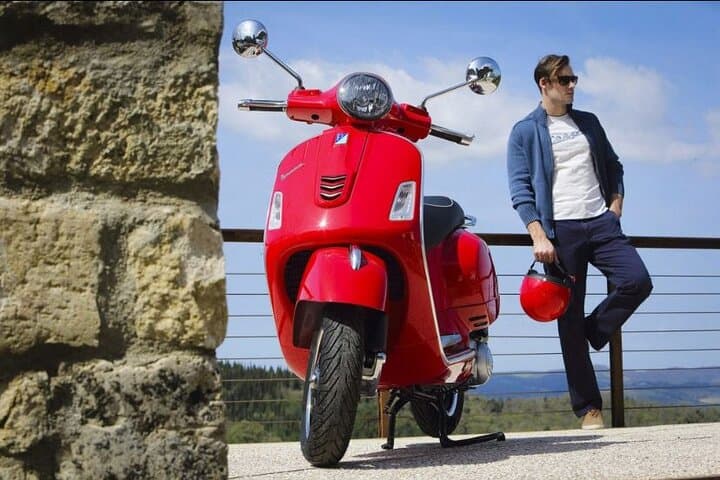 Panoramic and Historical Vespa Tour Naples