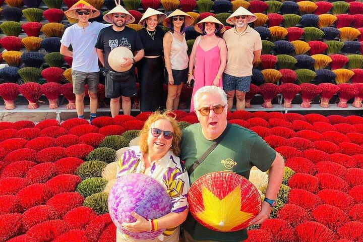Visite du village de l'encens et des sites de HANOI avec Train Street et déjeuner
