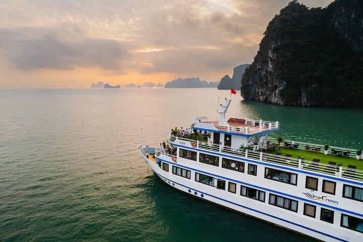 Hanoi : Serene 2 - Crociera di un giorno nella Baia di Bai Tu Long fuori dai sentieri battuti