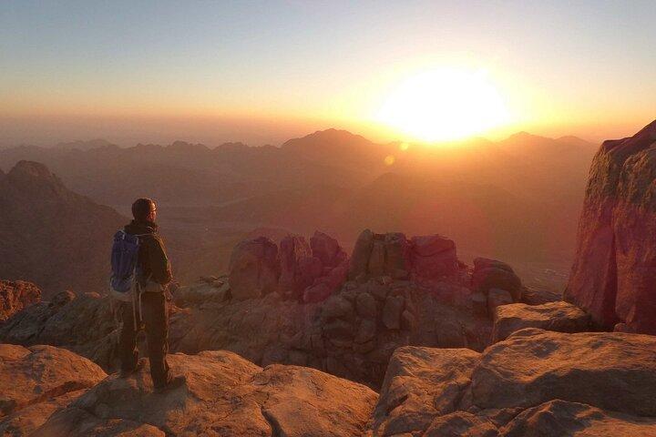Monte Moisés Trekking, nascer do sol e visita ao mosteiro