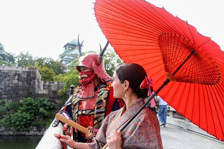 Guías del castillo de Osaka específicos para samuráis Visitas privadas en armadura Foto