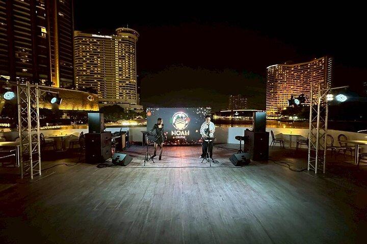 Noah Luxury Dinner Cruise com Show Tradicional em Banguecoque