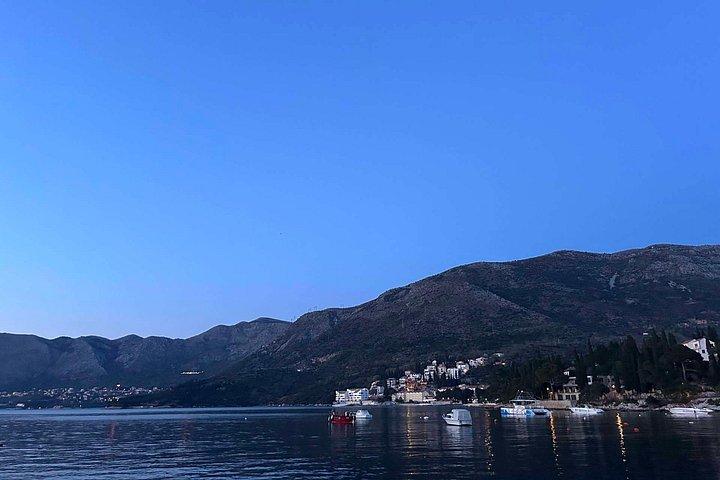 Cavtat、Mlini & Srebrenoからドゥブロヴニク旧市街へのスピードボート送迎