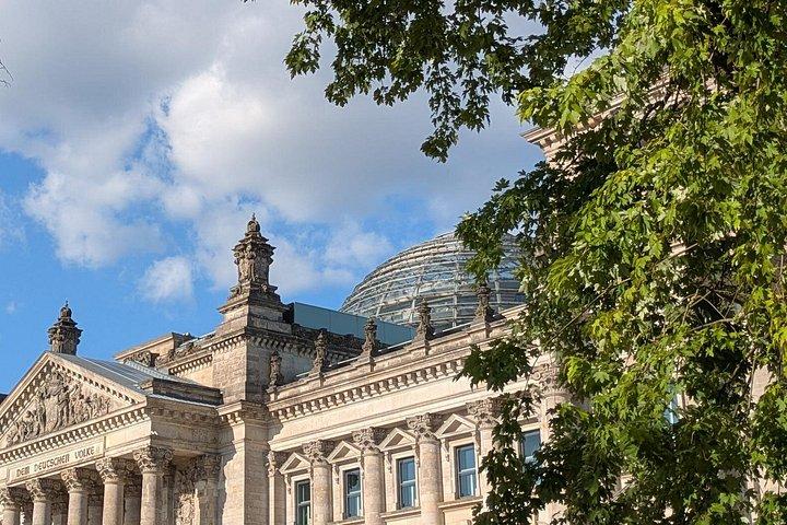 Tour exprés por el distrito gubernamental más visita al Reichstag con su cúpula
