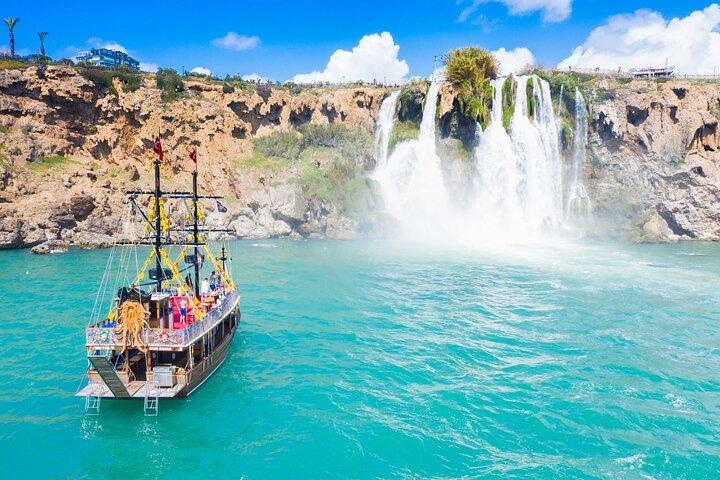 Antalya Waterfall Boat Tour med frokost og drikkevarer Transfer