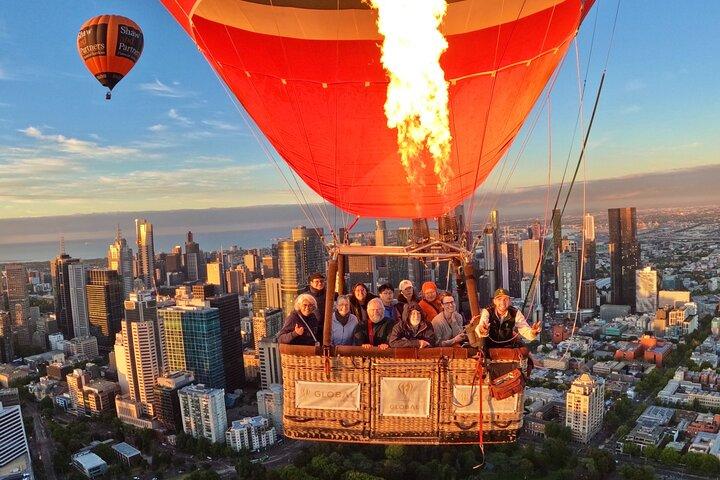 GoProの写真でメルボルン・シティ・サンライズ熱気球フライト
