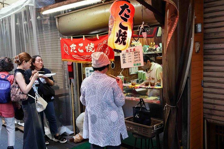 梅田近郊の大阪ストリートフードツアー（たこ焼き＆ご当地グルメ）