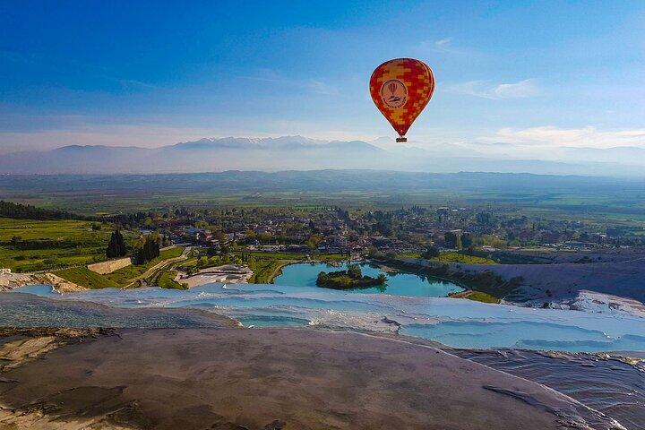 Volo in mongolfiera Pamukkale da Bodrum con pranzo e transfer