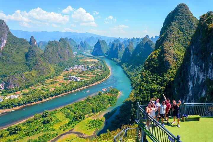 Visita privada guiada desde la colina de Xianggong al río Yulong