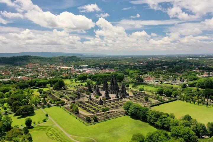 Monte Merapi Sunrise Borobudur e Prambanan Tour de Yogyakarta