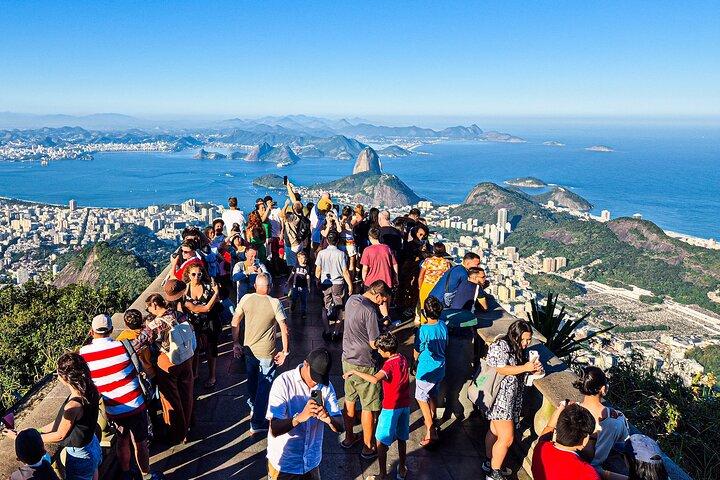 Excursión de día completo las escaleras Selarón, el Pan de Azúcar y el Cristo Redentor con almuerzo
