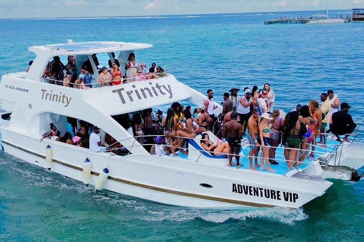 Punta Cana Hip Hop Party Boat com bar aberto *Adult only