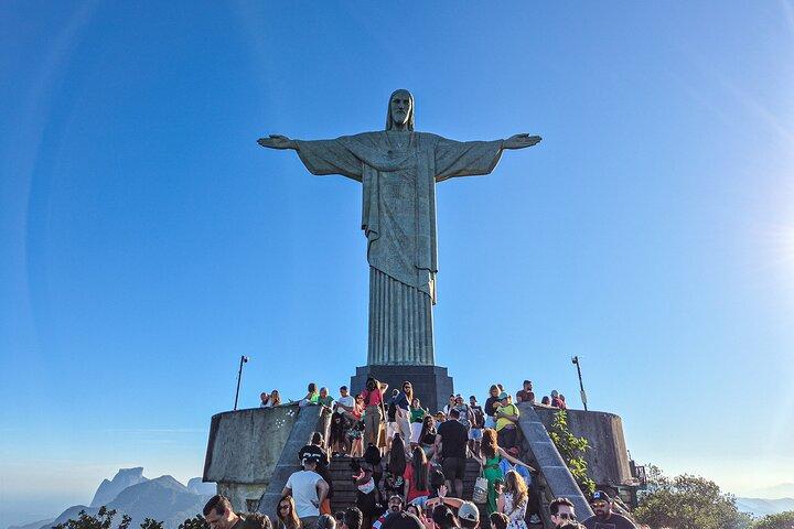 Evite as Filas ao Cristo Redentor de trem com o Estádio do Maracanã