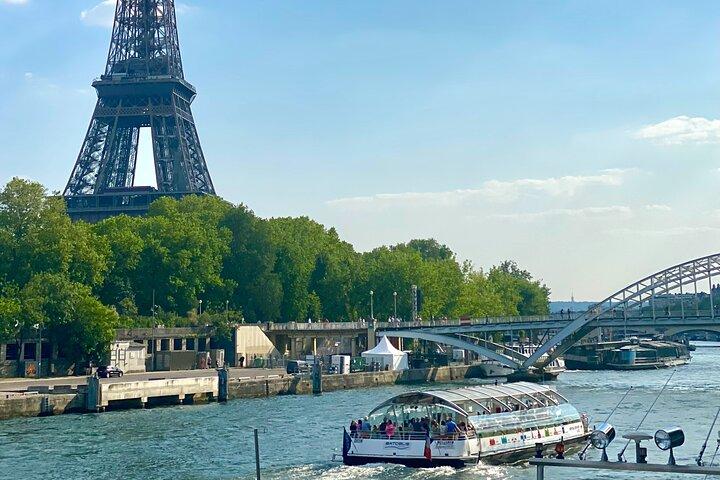 Tour naar de Eiffeltoren & de Seine met een privé Gids
