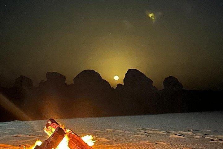 バハリヤオアシス白黒砂漠1泊2日