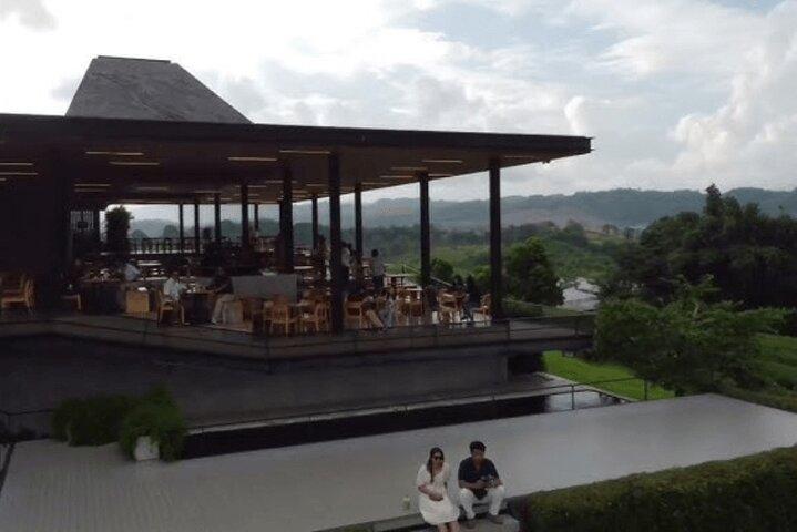 チェンライ寺院プライベートツアーとその他のオプション