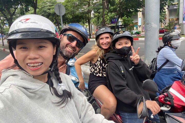 Da Nang Authentic Food and Hidden Gem Sightseeing Tour by Scooter