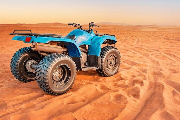 Dubai : Safari matinal con Quad Camel 4x4 Dune Drive Pick/Drop