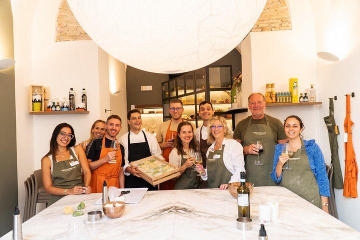 ローマ料理教室 - ピザ、イタリア語デザート（ワイン付き）