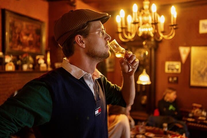 Old Amsterdam Red Light Beer Tour inc 6 Craft Tastings and Snacks