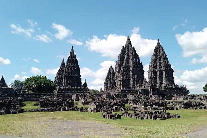 プントゥク・セトゥンブ寺院、ボロブドゥール寺院、プランバナン寺院の日の出