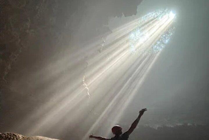 Tour di un giorno a Yogyakarta: Grotta di Jomblang e giro in gondola sulla spiaggia di Timang