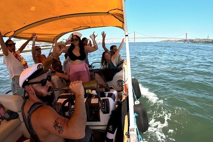 Lisbon Bachelor Party Boat : ライブDJ、ドリンク＆サンセットバイブス
