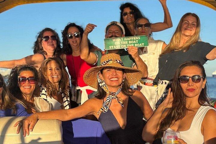 Lisbon Bachelor Party Boat : ライブDJ、ドリンク＆サンセットバイブス