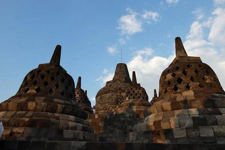 プントゥク・セトゥンブ寺院、ボロブドゥール寺院、プランバナン寺院の日の出