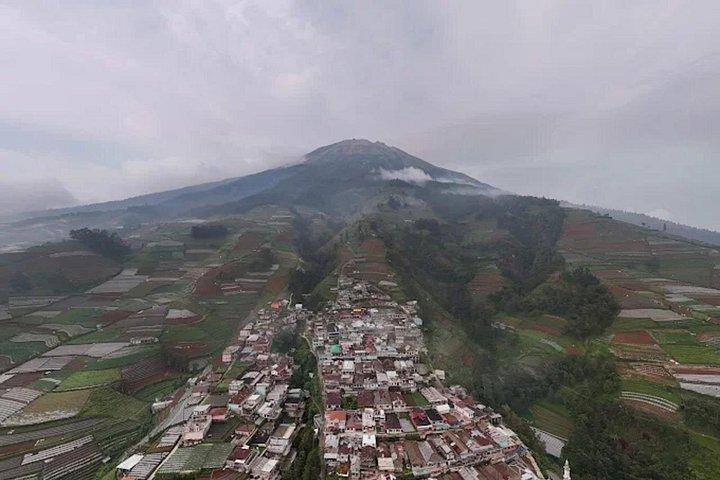 Tagestour nach Nepal Van Java & Selogriyo Tempel von Yogyakarta