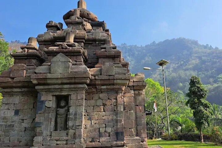 Tagestour nach Nepal Van Java & Selogriyo Tempel von Yogyakarta