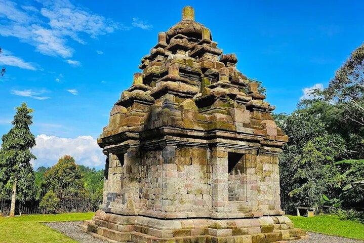 Tagestour nach Nepal Van Java & Selogriyo Tempel von Yogyakarta