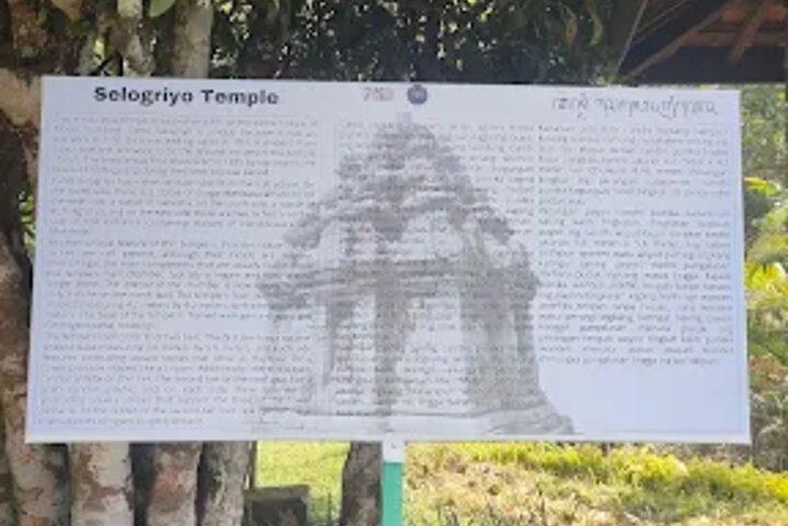 Tagestour nach Nepal Van Java & Selogriyo Tempel von Yogyakarta