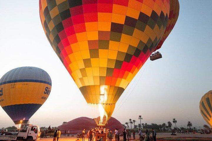 Sun Rise Heteluchtballonvaart in Luxor inclusief ophaalservice en transfers