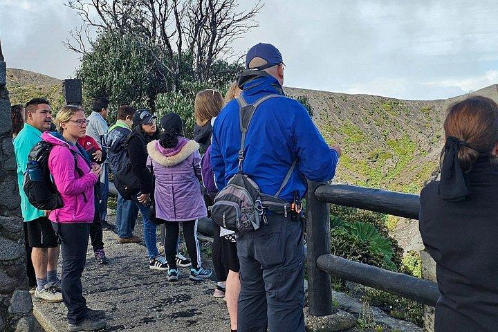 イラズ火山とハシエンダ・オロシ温泉：プライベートツアー