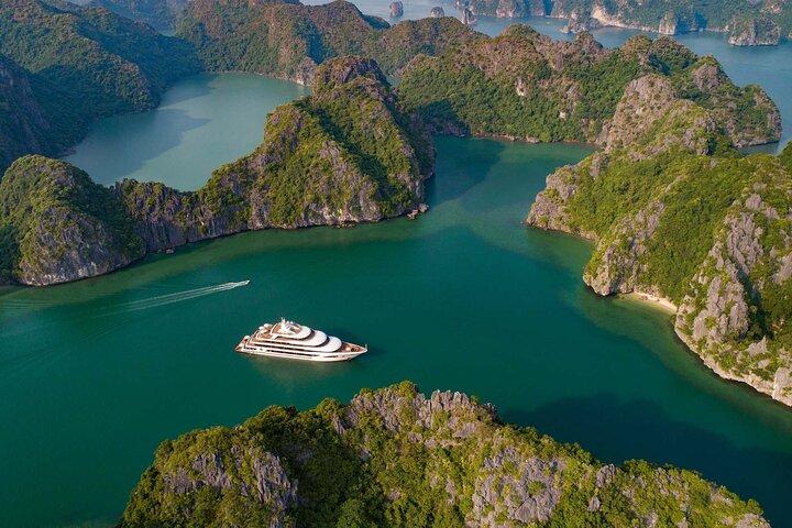 Ha Long Bay’s Splendor om bord på Scarlet Pearl 2 - Day Cruise