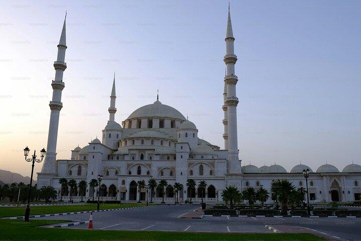7 nachten 8 dagen Dubai, Abu Dhabi en Fujairah Arrangement