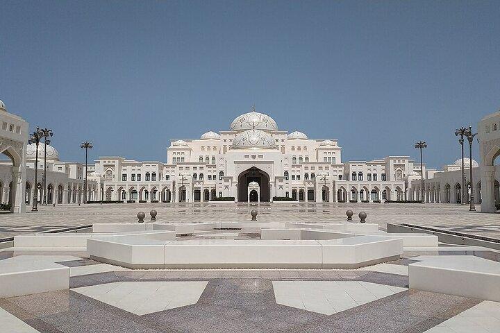 Abu Dhabi City Tour med Qasr Al Watan i privat bil