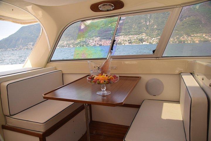 Tour aboard the iconic Bertram 31 Sedan on Lake Como