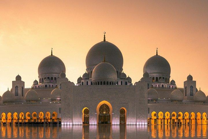 From Dubai: Sheikh Zayed Grand Mosque Tour Abu Dhabi