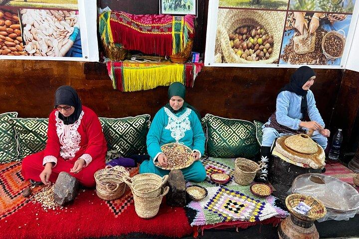 Private Guided Tour of the Old Medina: Culture,Stories & Shopping
