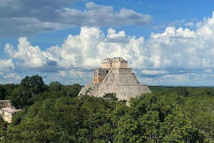Explorez Uxmal, 2 cénotes magiques et la gastronomie maya