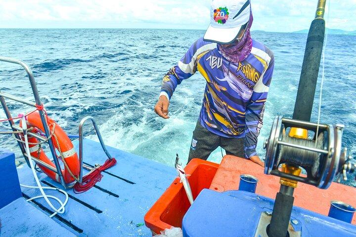 Phuket Pesca di fondo e Spinning Day Tour nel Mare delle Andamane