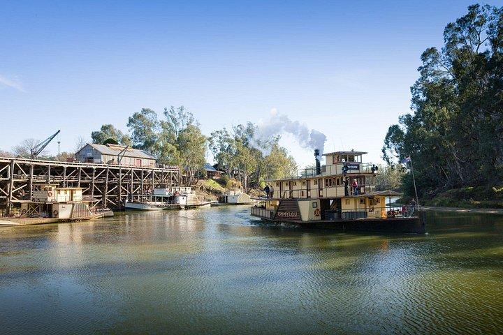 Murray River Echuca Wharf to Winery Experience | Private Tour