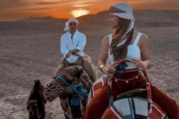 Marrakech: Agafay Desert Sunset Dinner, Camel Ride & Berber Show