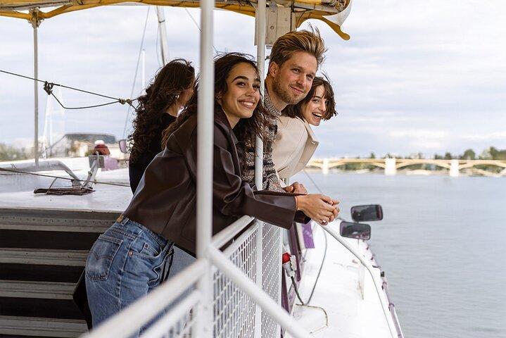 Sightseeingkryssning på Donau med Audio Guide i Budapest