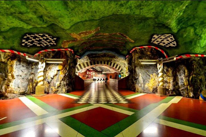 Stockholm Subway Art and Photo Tour A galeria mais longa do mundo