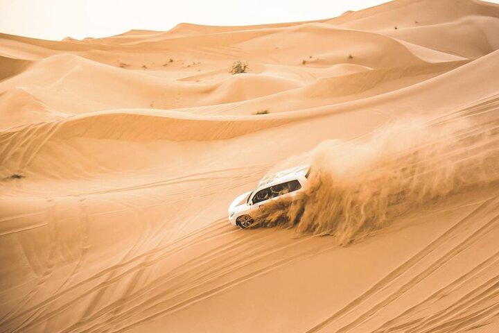 DOHA: Meio Dia Deserto Safari Sandboarding Camel & Inland Sea Tour