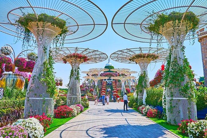 Billet til Miracle Garden og Global Village med transfer