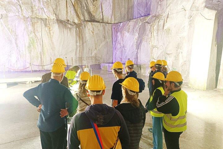 PRIVAT TUR: Rundvisning i Carrara Marble Quarries & Wine Experience i Luni